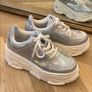 Chunky silver platform sneakers F21